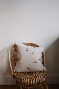 Skiers Kussenhoes 48x48 Cm -Woninginrichting Series 40899 01 40 EnvironmentImage 71b849535b scaled