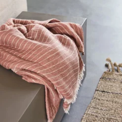 House Doctor Alice Stripe Plaid 140x200 Cm -Woninginrichting Series 571926 01 10 EnvironmentImage 8f16cc354e