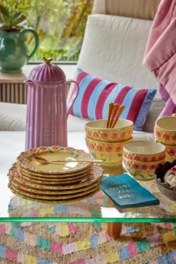 Rice Embossed Flower Bordje Ø20 Cm -Woninginrichting Series 575259 01 42 EnvironmentImage 8a42b1f2ef